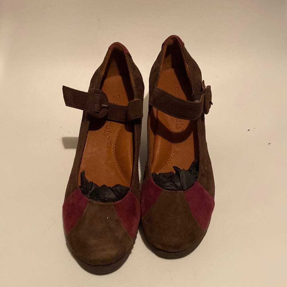 Gentle souls new without box never worn
